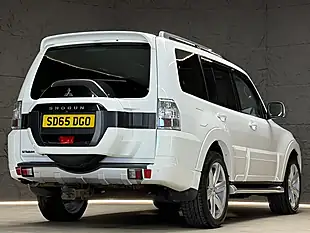 Used 2015 Mitsubishi Shogun SG3 White - Interior and Exterior details 12