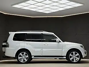 Used 2015 Mitsubishi Shogun SG3 White - Interior and Exterior details 15