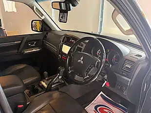 Used 2015 Mitsubishi Shogun SG4 Grey - Interior and Exterior details 16