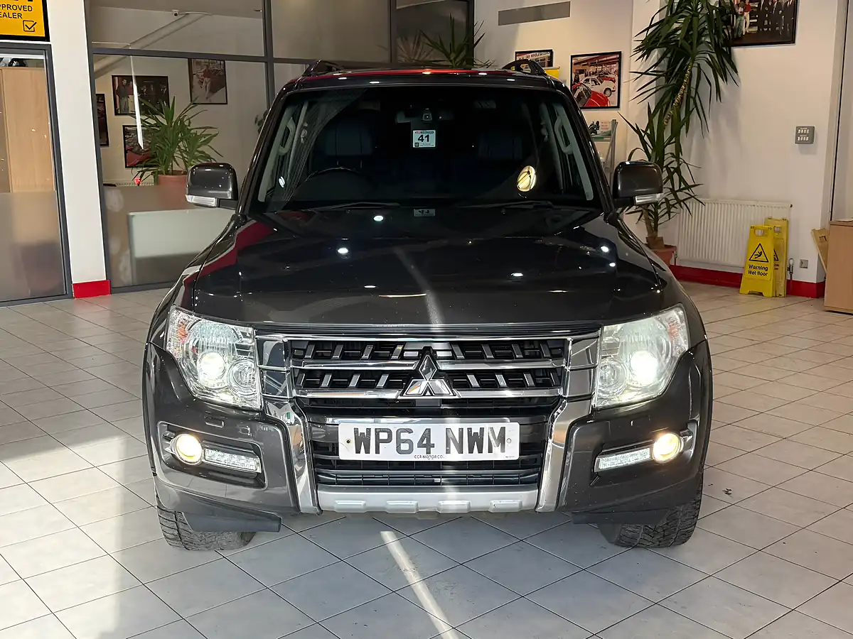 Used 2015 Mitsubishi Shogun SG4 Grey - Interior and Exterior details 2