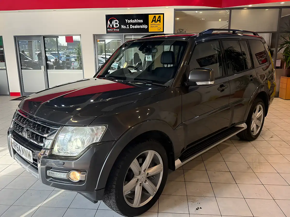 Used 2015 Mitsubishi Shogun SG4 Grey - Interior and Exterior details 3