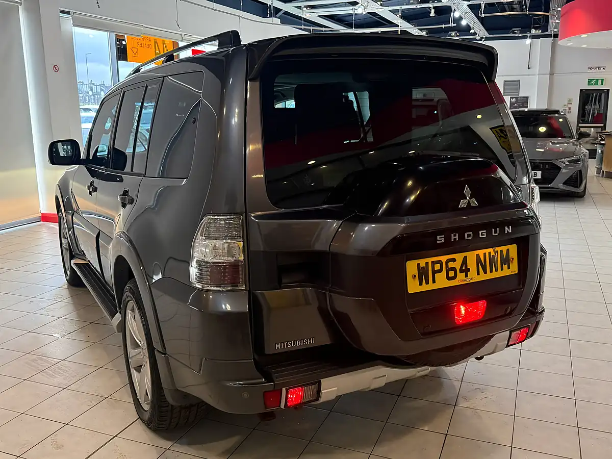 Used 2015 Mitsubishi Shogun SG4 Grey - Interior and Exterior details 5