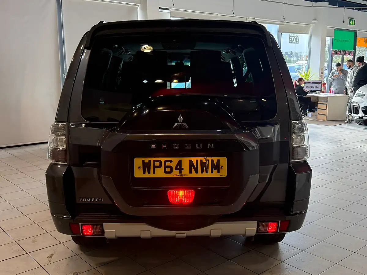 Used 2015 Mitsubishi Shogun SG4 Grey - Interior and Exterior details 6