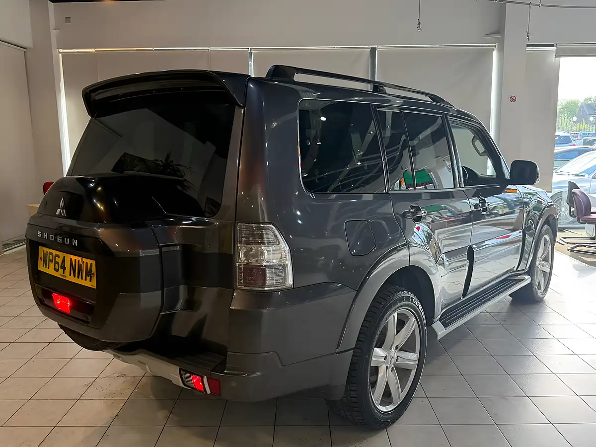 Used 2015 Mitsubishi Shogun SG4 Grey - Interior and Exterior details 9