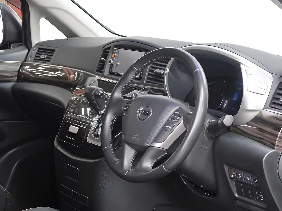 Used 2015 Nissan Elgrand Highway Star Black - Interior and Exterior details 13