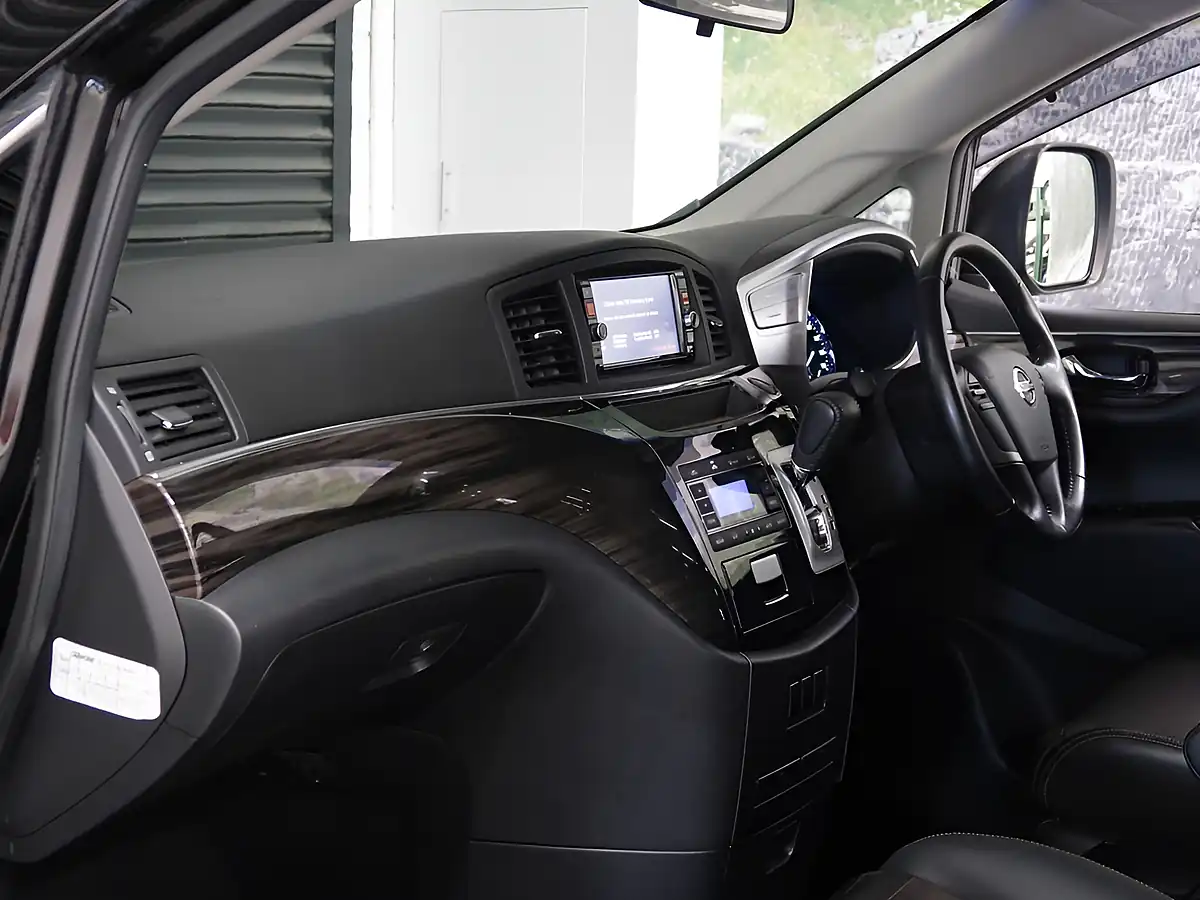 Used 2015 Nissan Elgrand Highway Star Black - Interior and Exterior details 14
