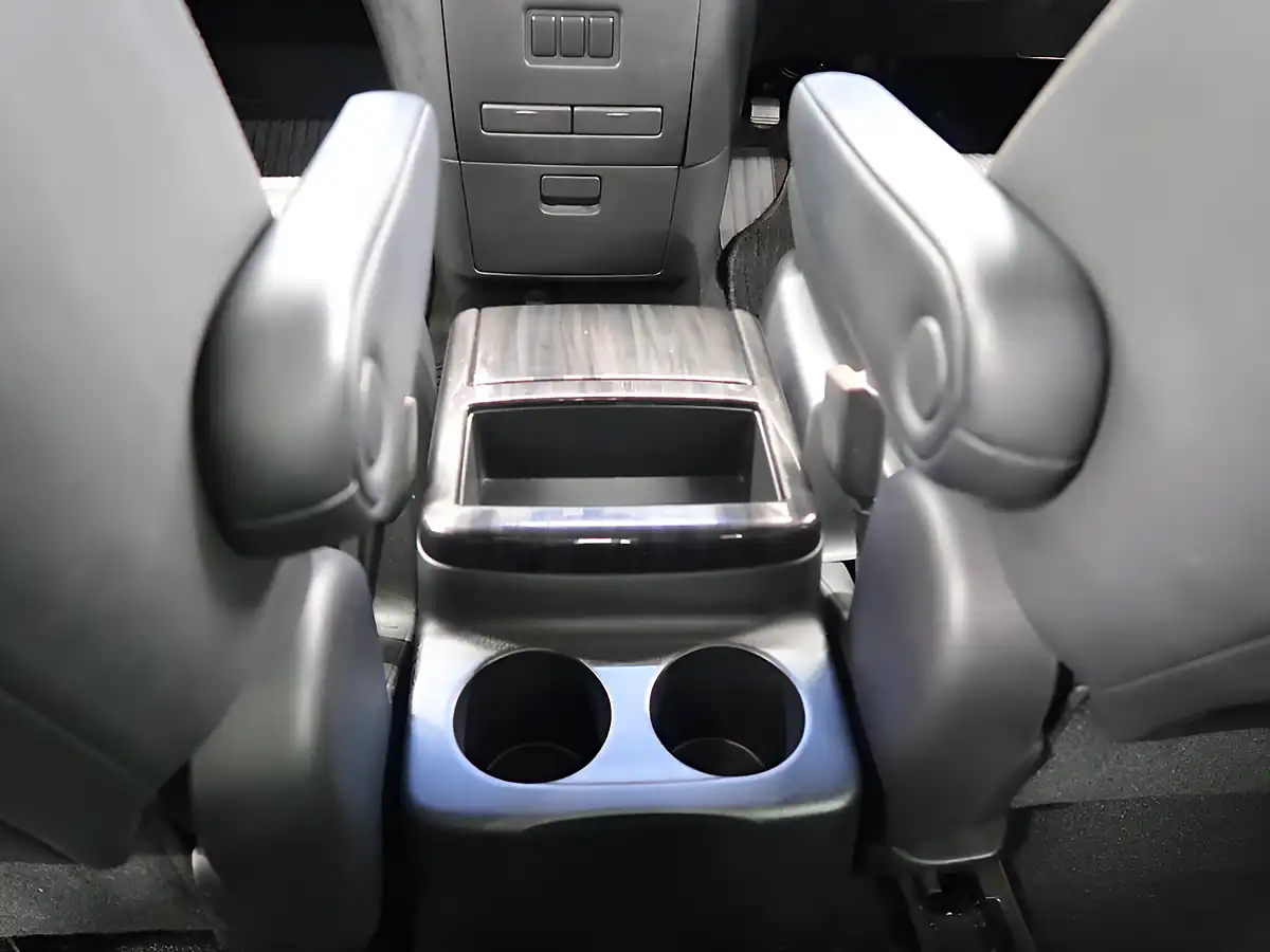 Used 2015 Nissan Elgrand Highway Star Black - Interior and Exterior details 16