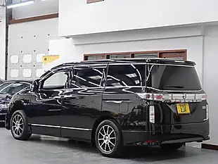 Used 2015 Nissan Elgrand Highway Star Black - Interior and Exterior details 4