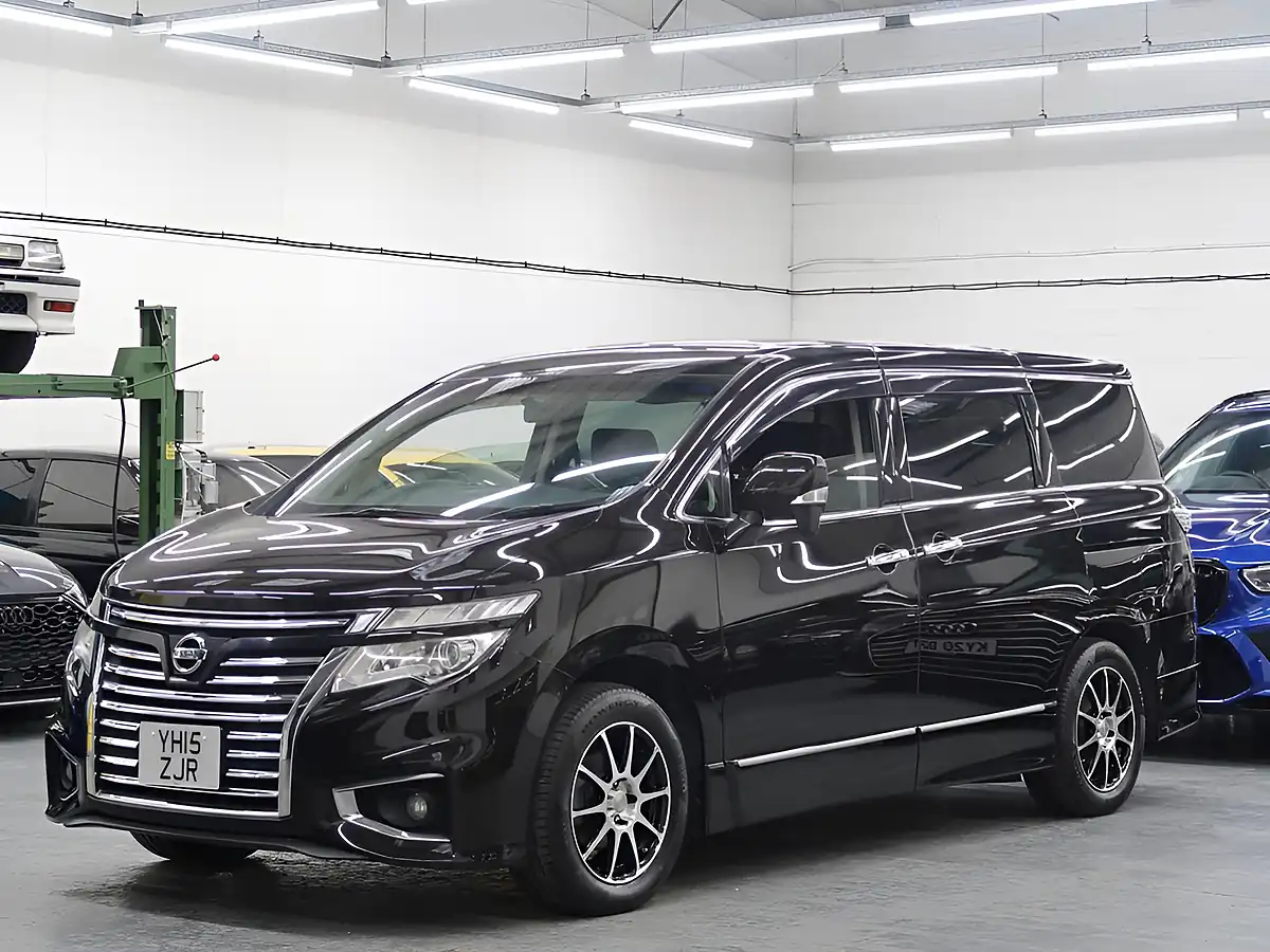 Used 2015 Nissan Elgrand Highway Star Black - Interior and Exterior details 5