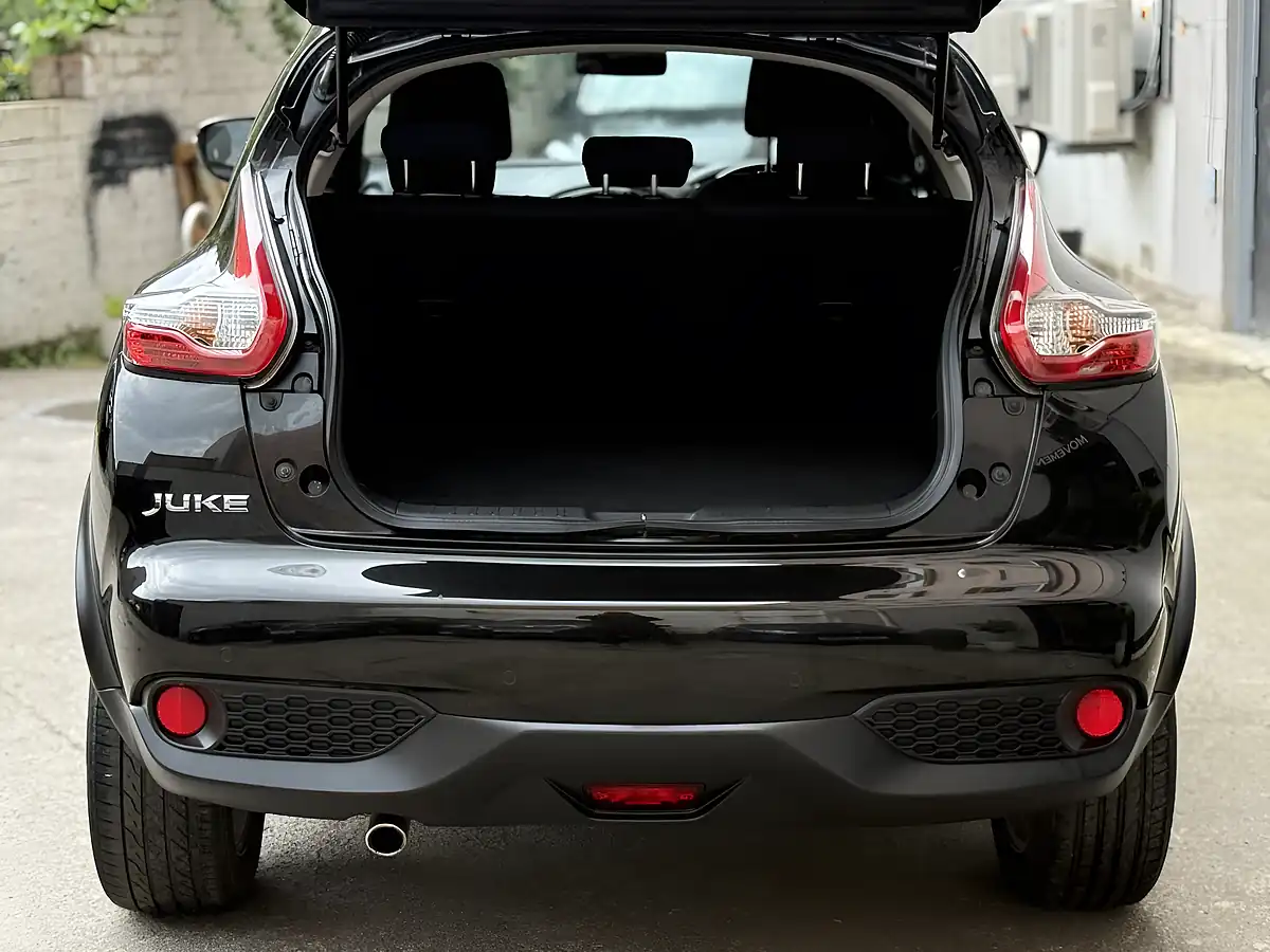 Used 2015 Nissan Juke Acenta Black - Interior and Exterior details 10