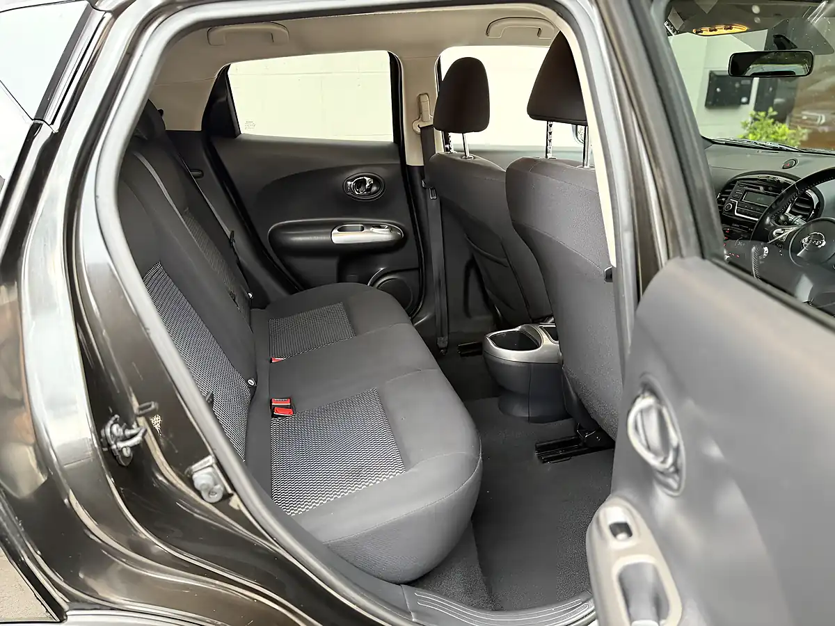 Used 2015 Nissan Juke Acenta Black - Interior and Exterior details 13