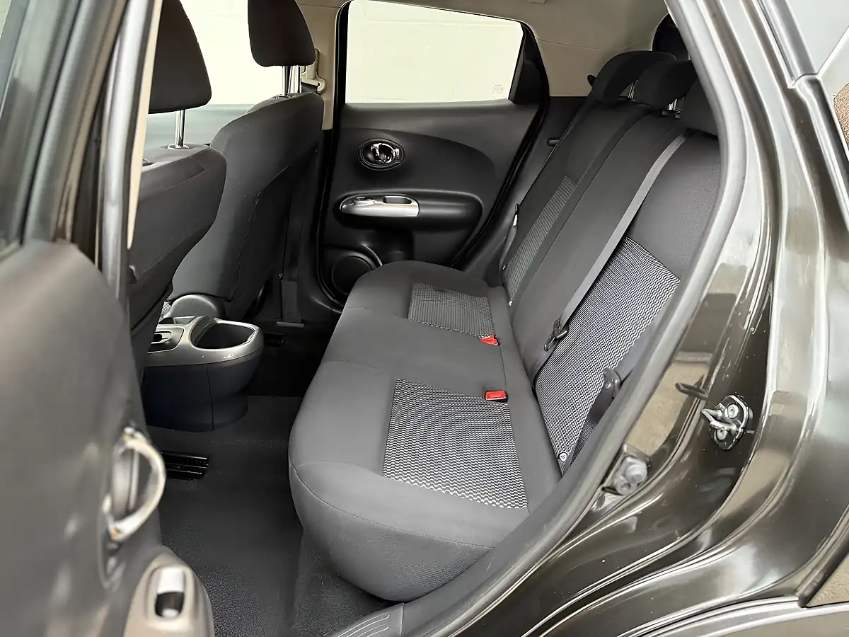 Used 2015 Nissan Juke Acenta Black - Interior and Exterior details 15
