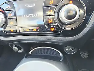 Used 2015 Nissan Juke Acenta Blue - Interior and Exterior details 12