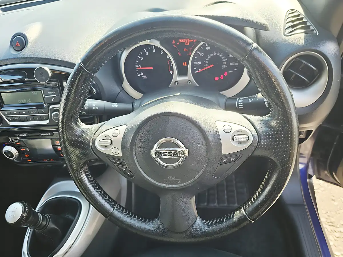 Used 2015 Nissan Juke Acenta Blue - Interior and Exterior details 15