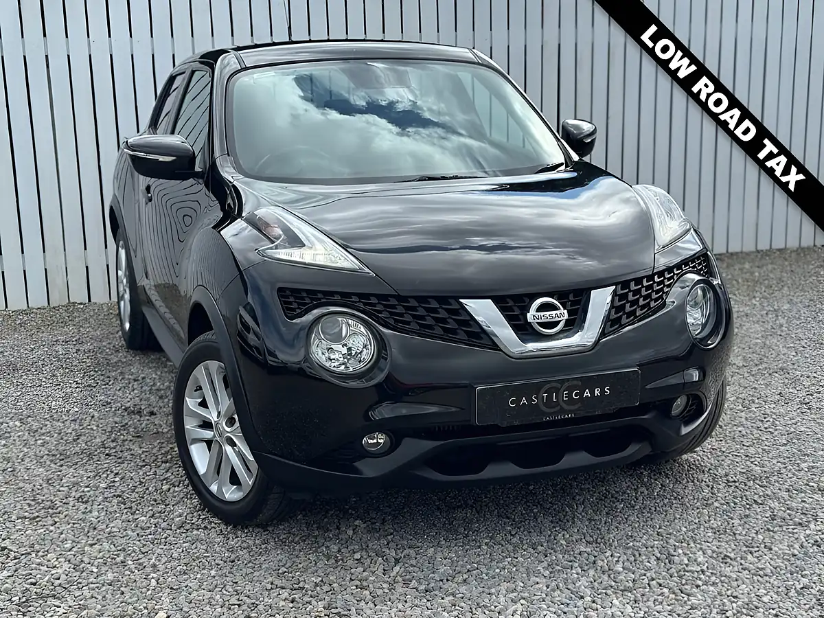 Used 2015 Nissan Juke Acenta Premium Black - Front View