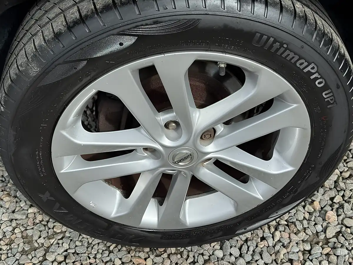 Used 2015 Nissan Juke Acenta Premium Black - Interior and Exterior details 15