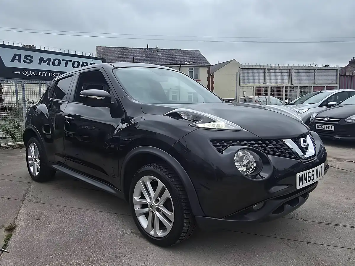 Used 2015 Nissan Juke Acenta Premium Black - Front View