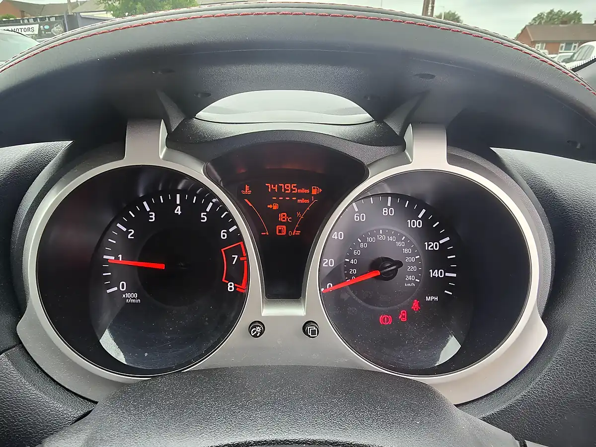Used 2015 Nissan Juke Acenta Premium Black - Interior and Exterior details 10