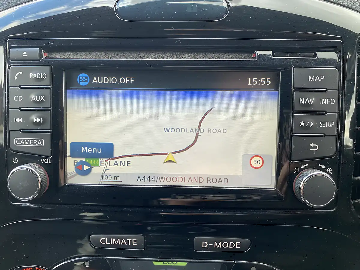 Used 2015 Nissan Juke Acenta Premium Blue - Interior and Exterior details 17