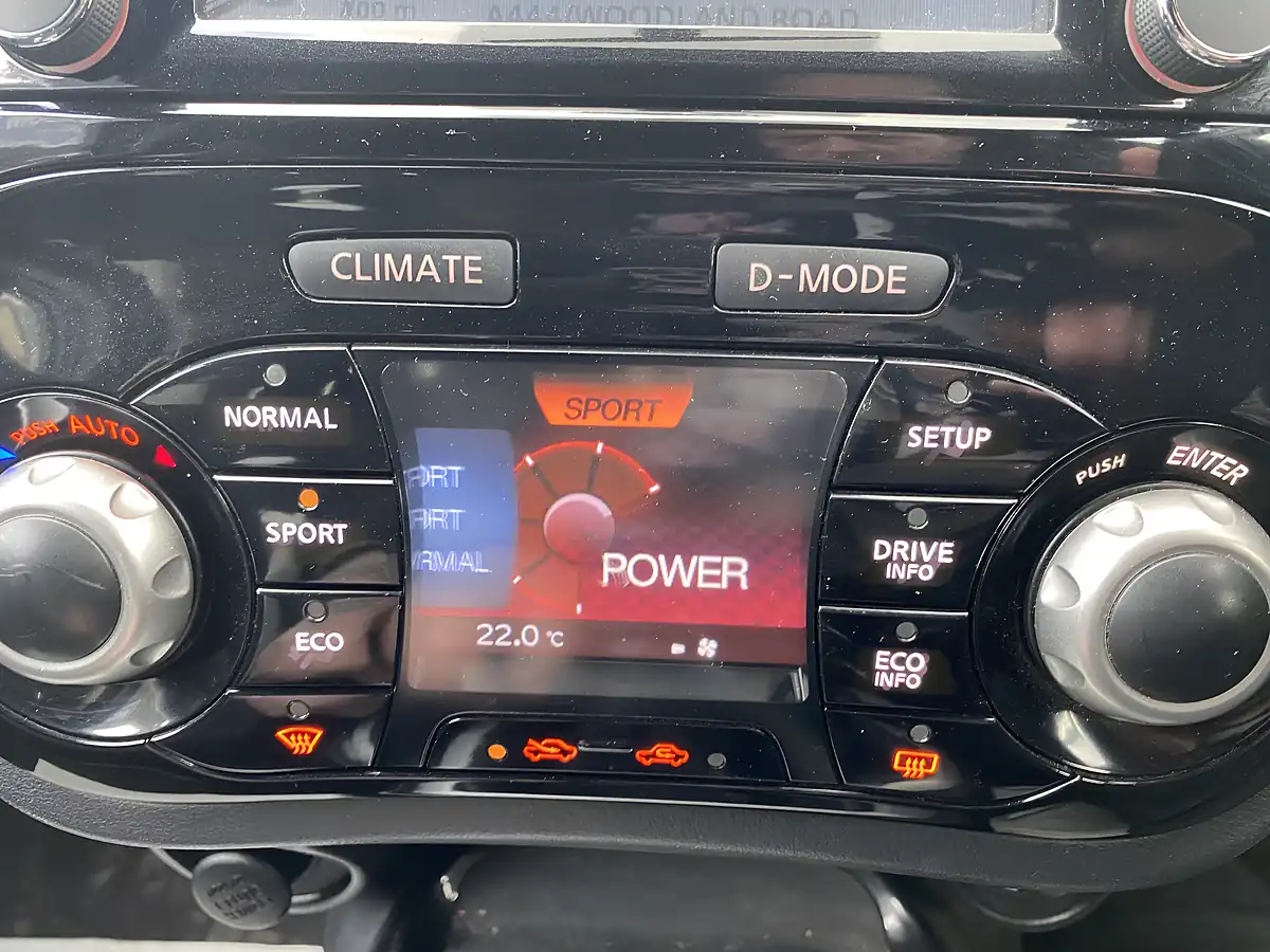 Used 2015 Nissan Juke Acenta Premium Blue - Interior and Exterior details 19