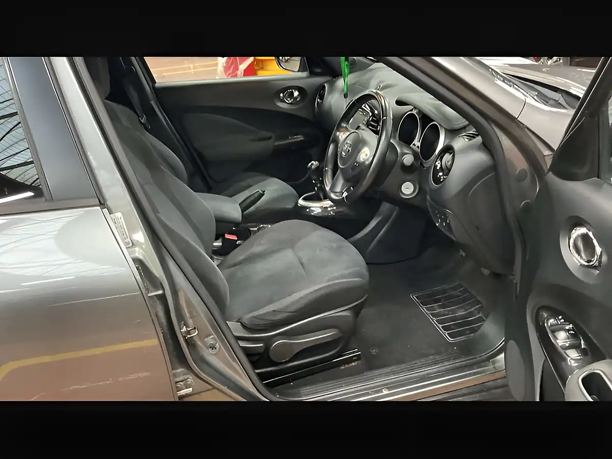 Used 2015 Nissan Juke Acenta Premium Grey - Interior and Exterior details 10