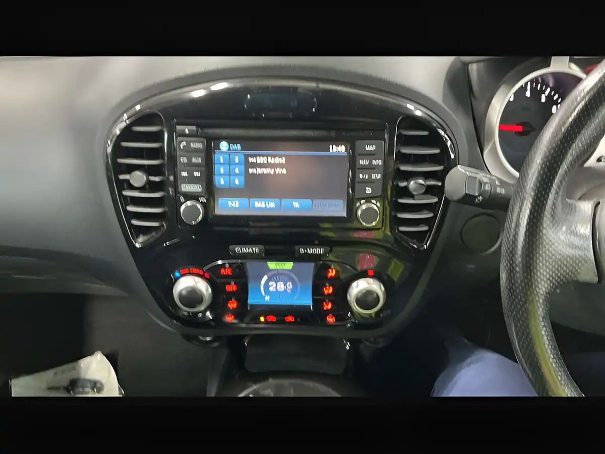 Used 2015 Nissan Juke Acenta Premium Grey - Interior and Exterior details 9