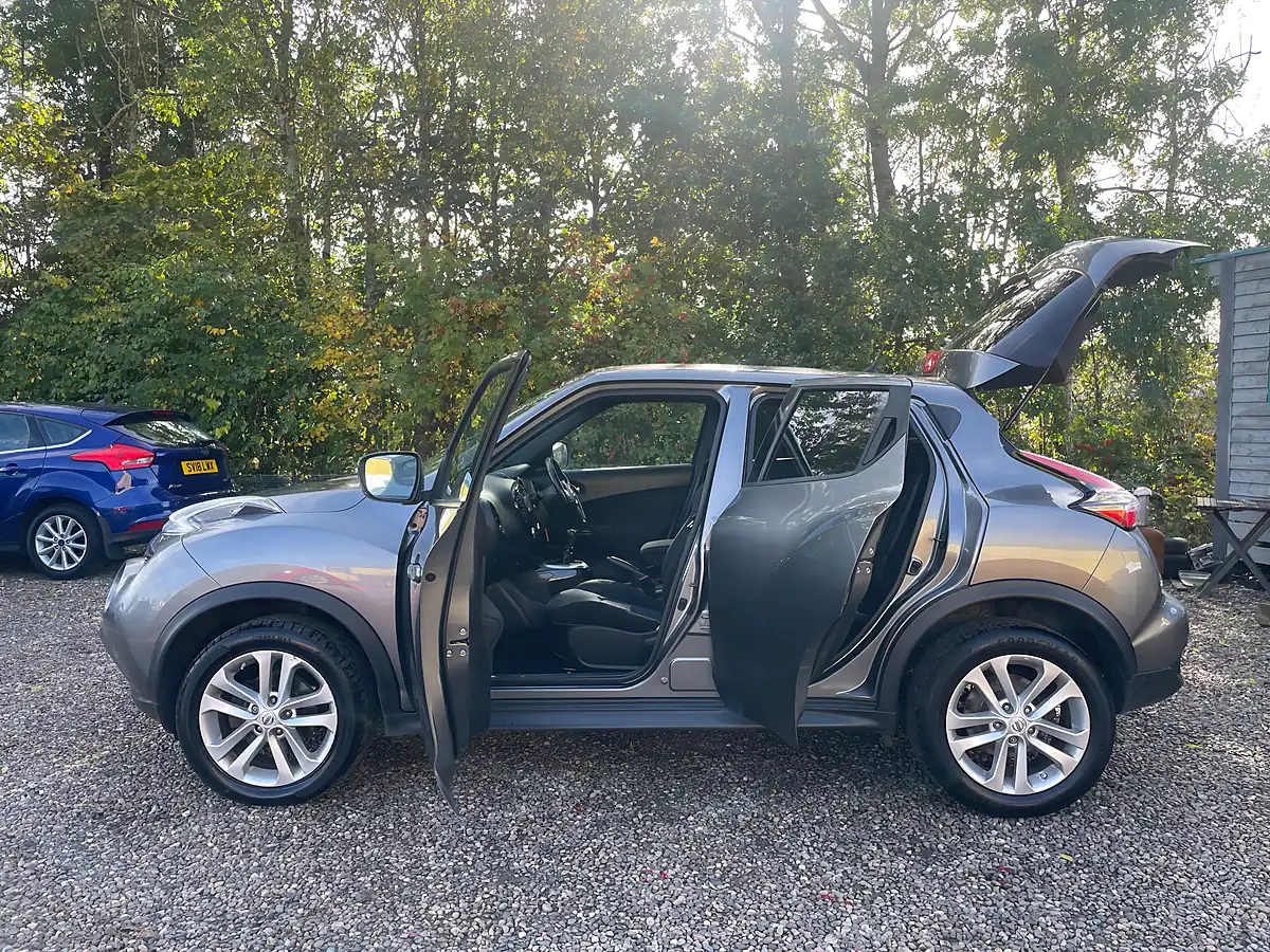 Used 2015 Nissan Juke Acenta Premium Grey - Interior and Exterior details 8