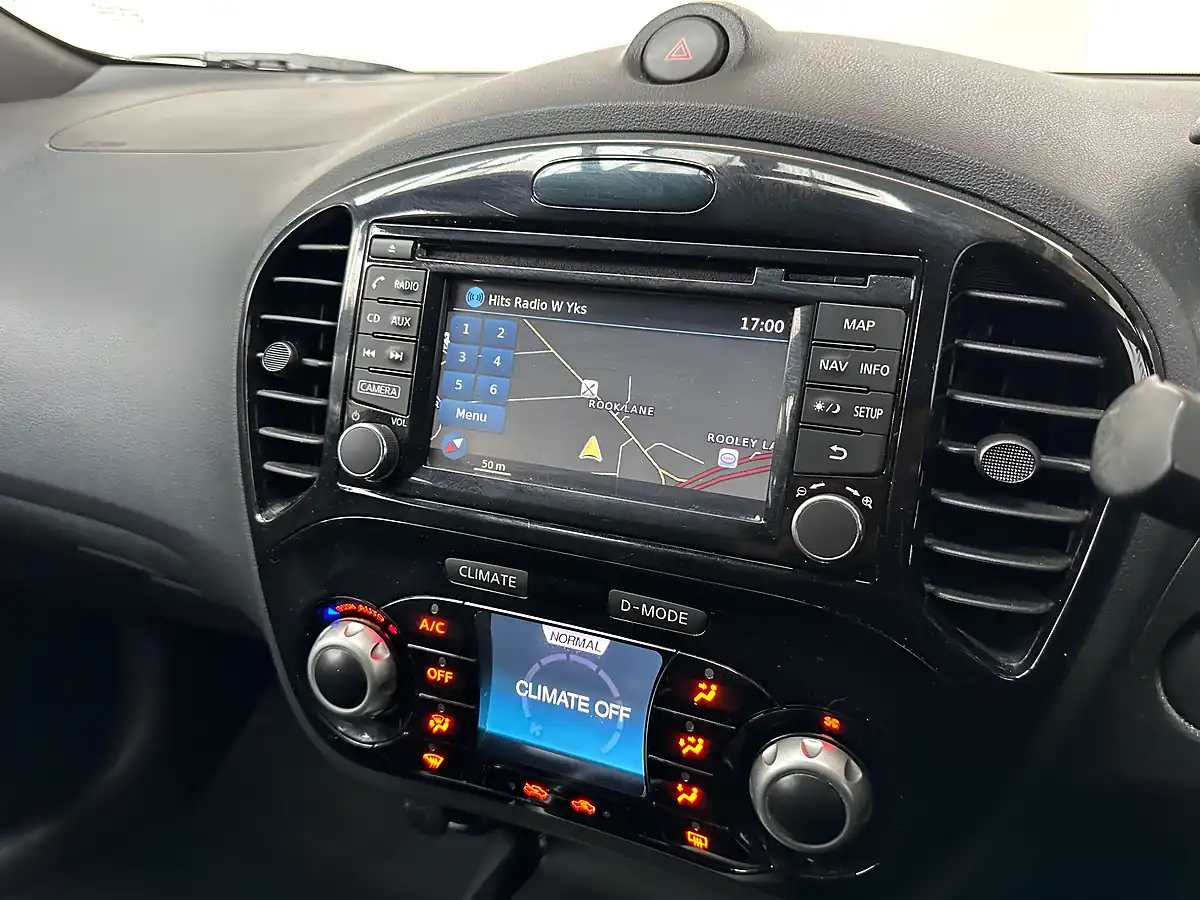 Used 2015 Nissan Juke Acenta Premium Ink Blue - Interior and Exterior details 10