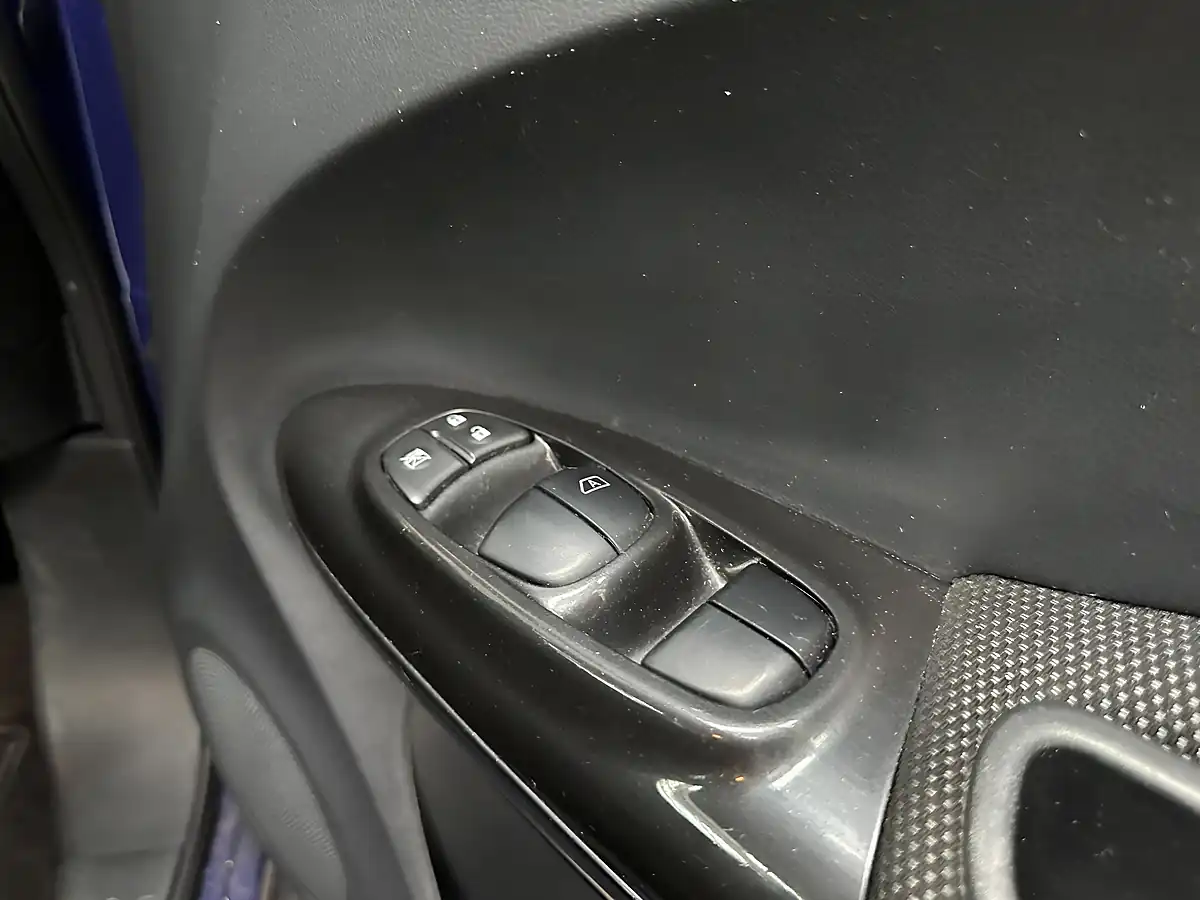 Used 2015 Nissan Juke Acenta Premium Ink Blue - Interior and Exterior details 13