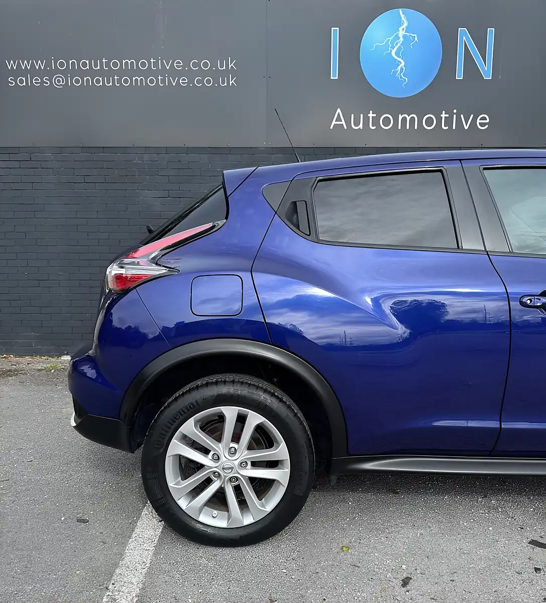 Used 2015 Nissan Juke Acenta Premium Ink Blue Pearl - Interior and Exterior details 10