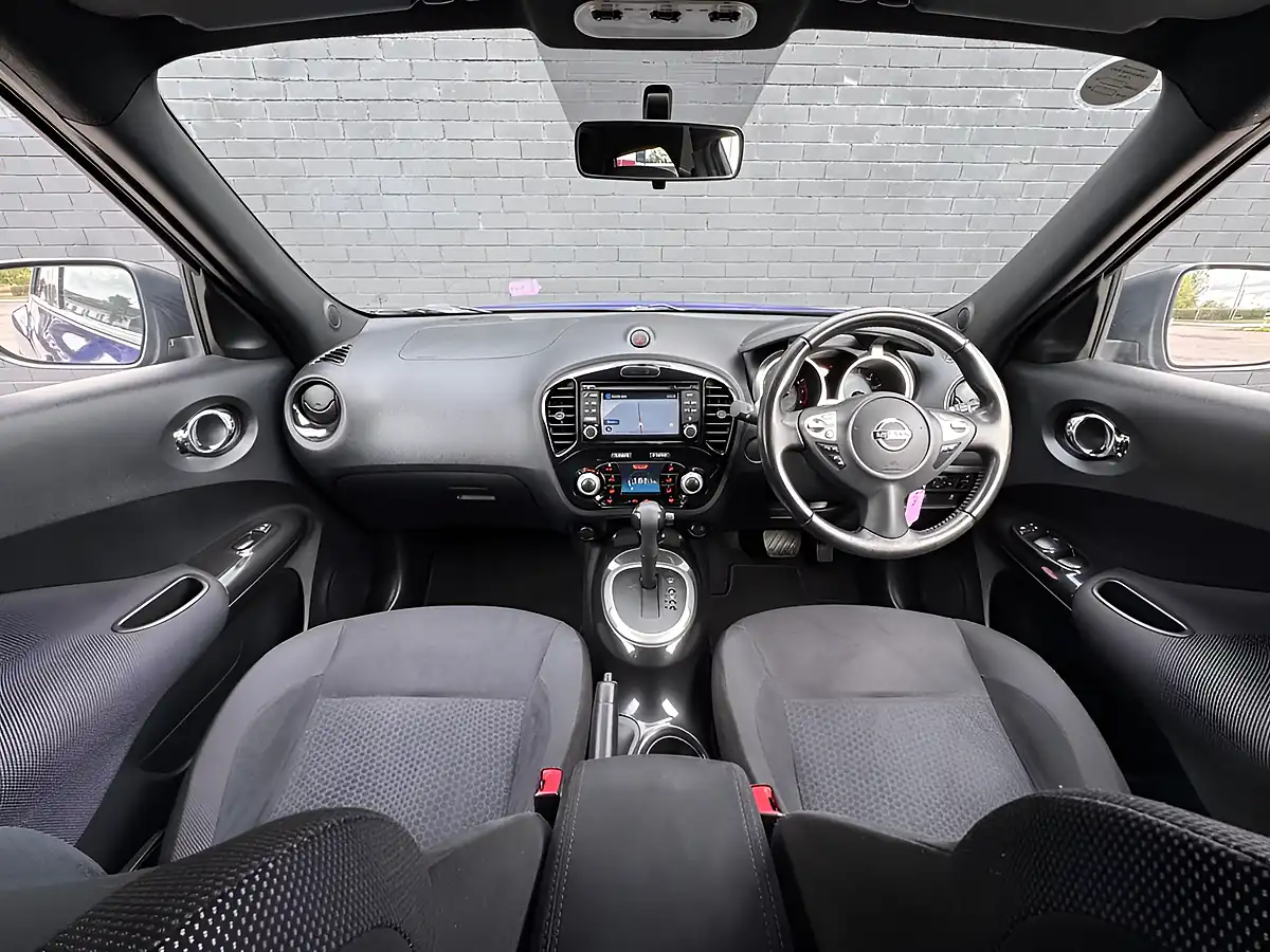 Used 2015 Nissan Juke Acenta Premium Ink Blue Pearl - Interior and Exterior details 13