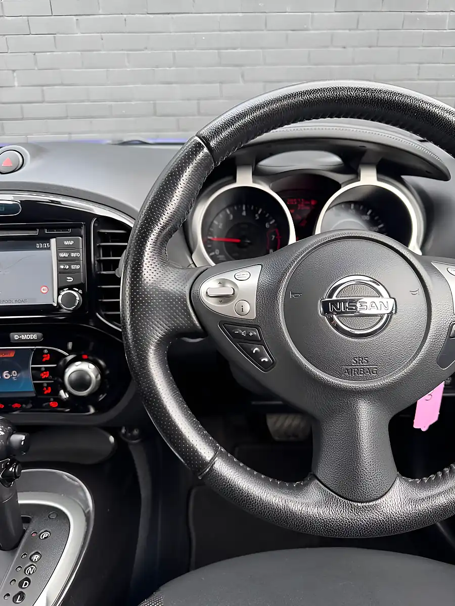 Used 2015 Nissan Juke Acenta Premium Ink Blue Pearl - Interior and Exterior details 14