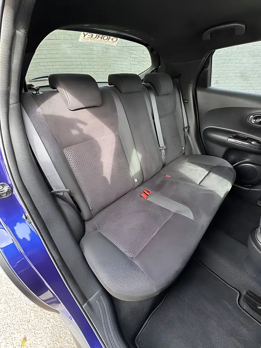 Used 2015 Nissan Juke Acenta Premium Ink Blue Pearl - Interior and Exterior details 16