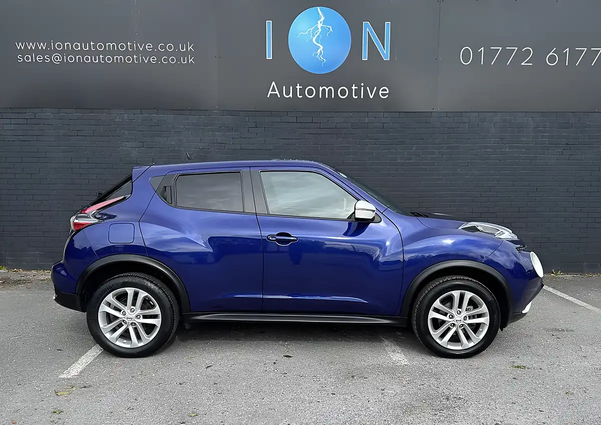 Used 2015 Nissan Juke Acenta Premium Ink Blue Pearl - Interior and Exterior details 3