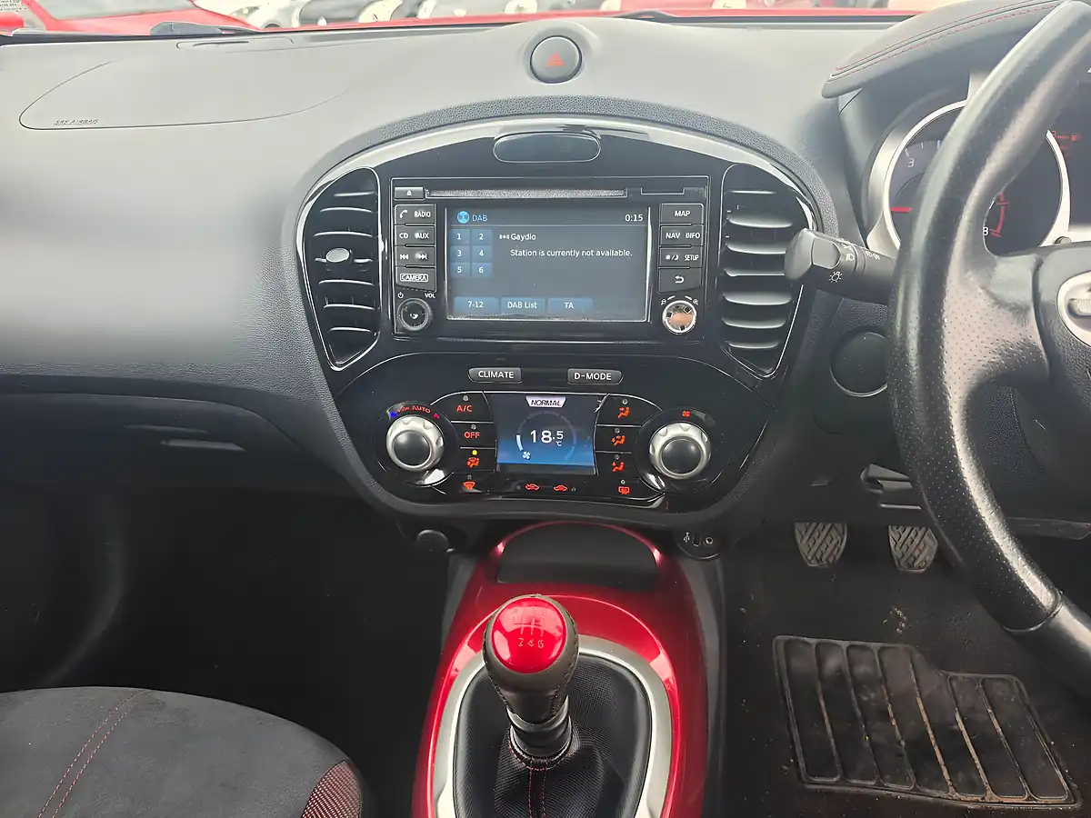 Used 2015 Nissan Juke Acenta Premium Red - Interior and Exterior details 11