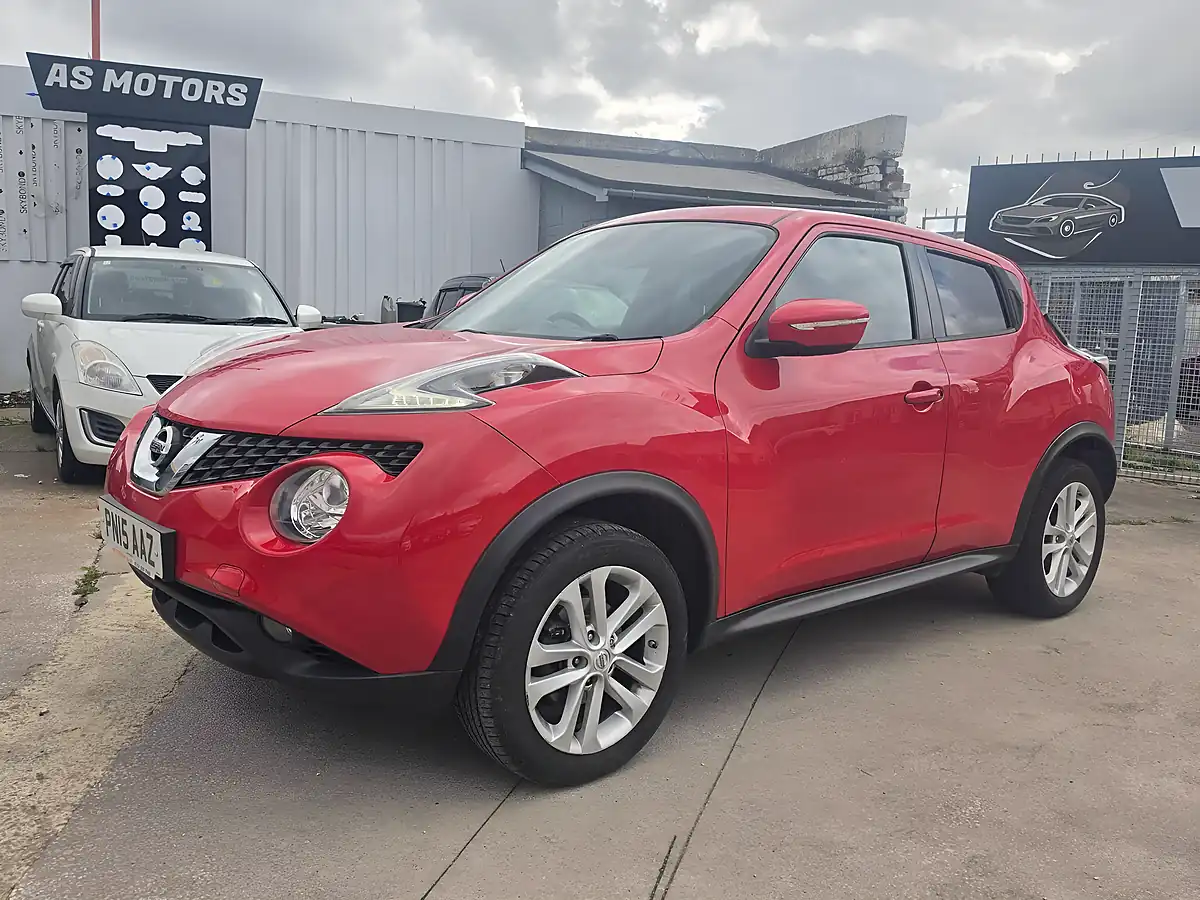 Used 2015 Nissan Juke Acenta Premium Red - Interior and Exterior details 3