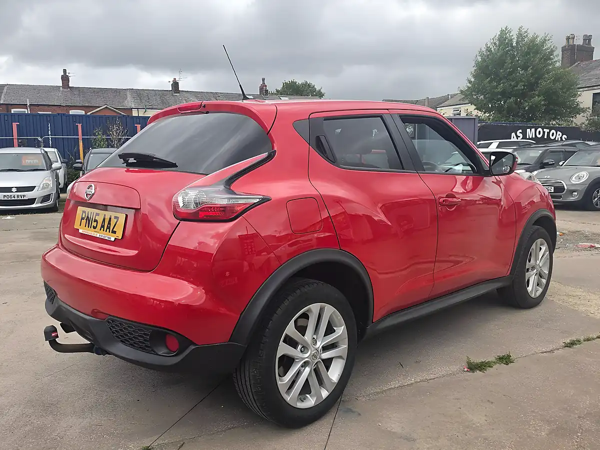 Used 2015 Nissan Juke Acenta Premium Red - Interior and Exterior details 7
