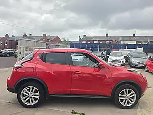 Used 2015 Nissan Juke Acenta Premium Red - Interior and Exterior details 8