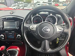 Used 2015 Nissan Juke Acenta Premium Red - Interior and Exterior details 9