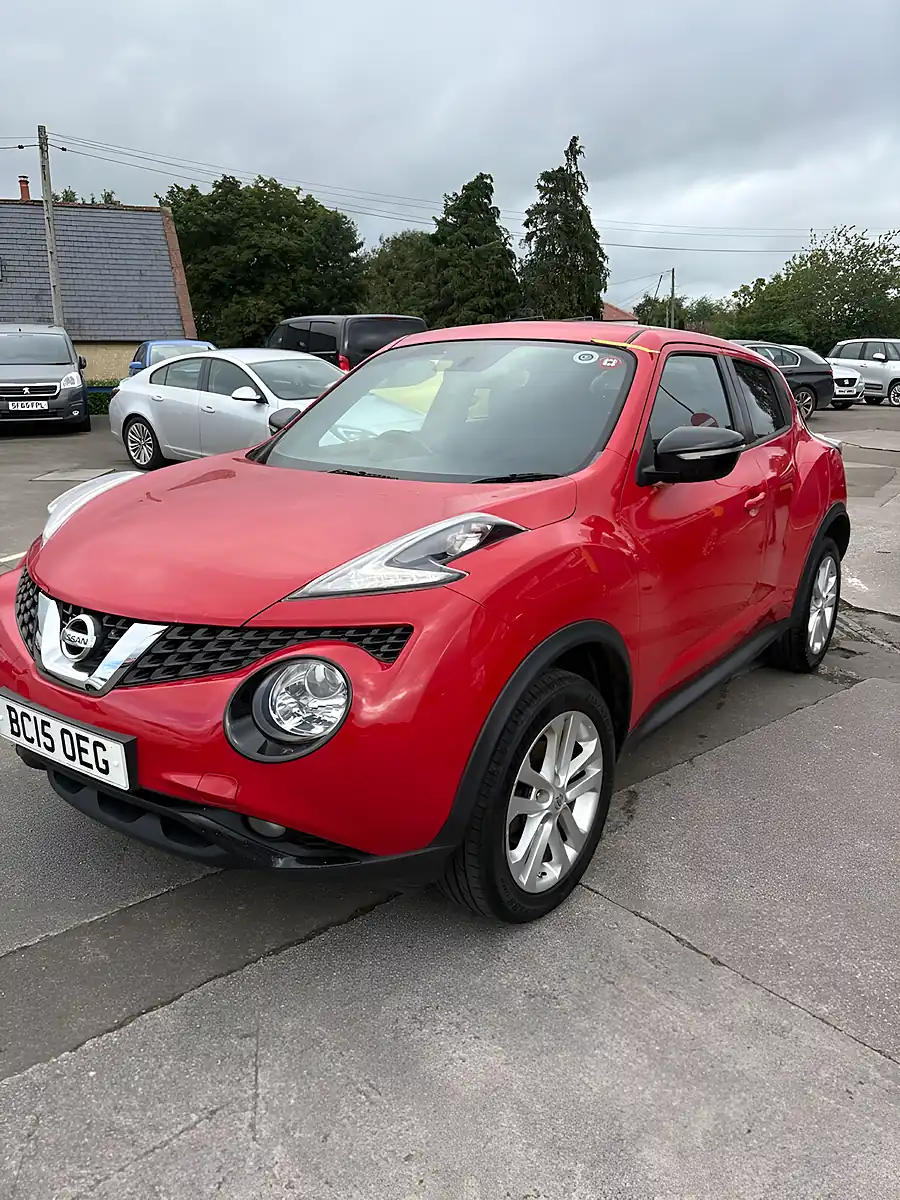 Used 2015 Nissan Juke Acenta Premium Red - Interior and Exterior details 2