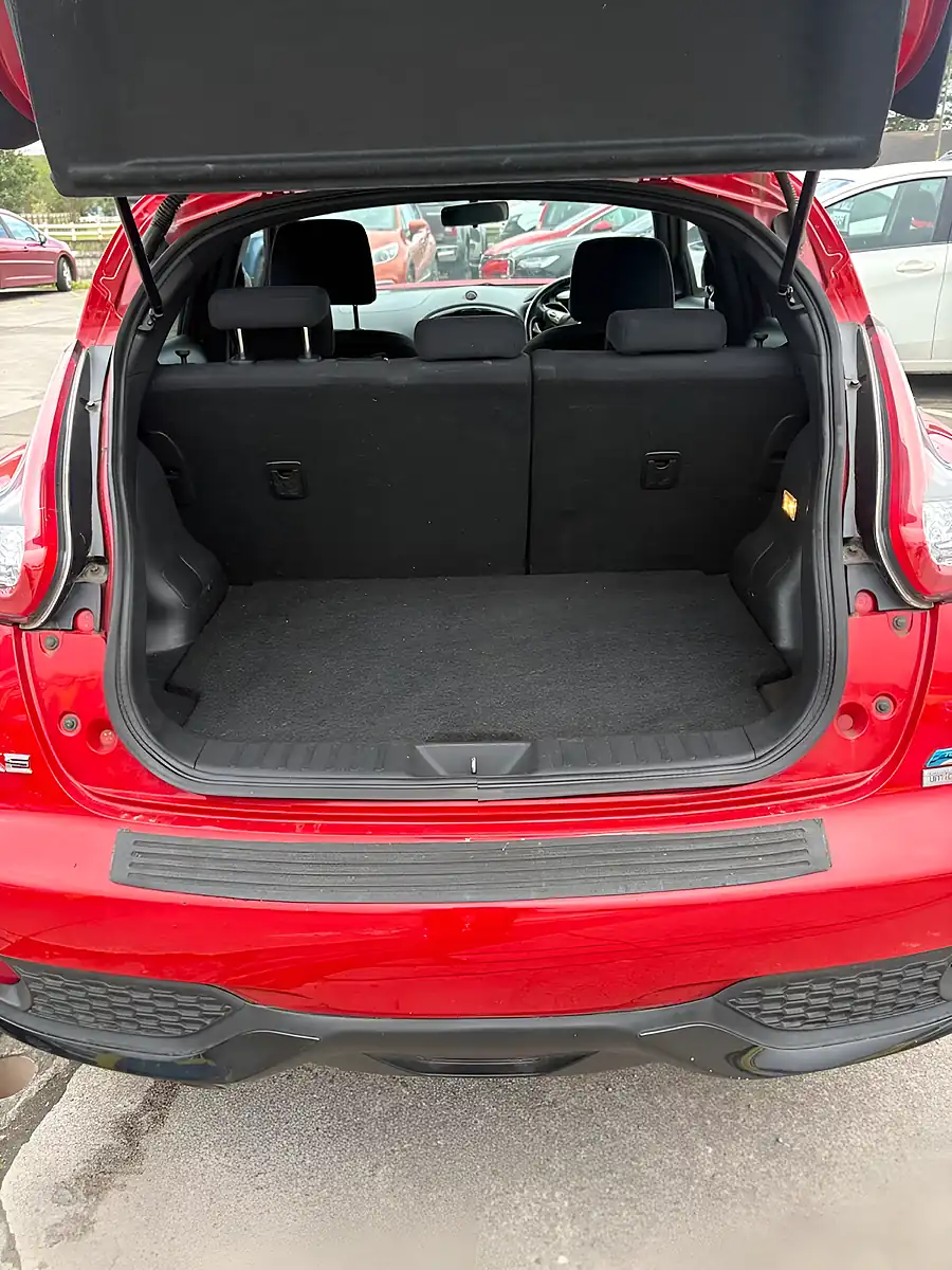Used 2015 Nissan Juke Acenta Premium Red - Interior and Exterior details 7