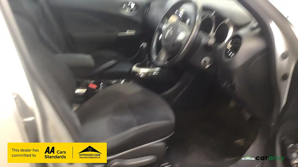 Used 2015 Nissan Juke Acenta Premium Silver - Interior and Exterior details 10