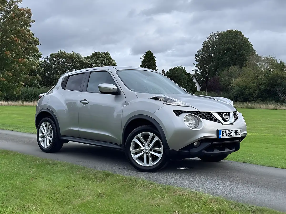 Used 2015 Nissan Juke Acenta Premium Silver - Front View