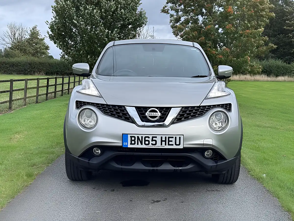 Used 2015 Nissan Juke Acenta Premium Silver - Interior and Exterior details 10