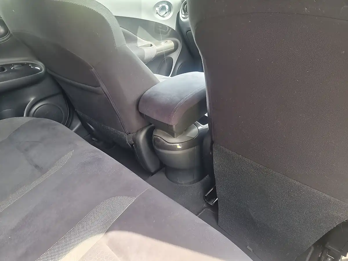 Used 2015 Nissan Juke Acenta Premium White - Interior and Exterior details 15