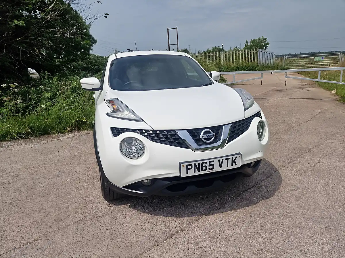 Used 2015 Nissan Juke Acenta Premium White - Interior and Exterior details 2