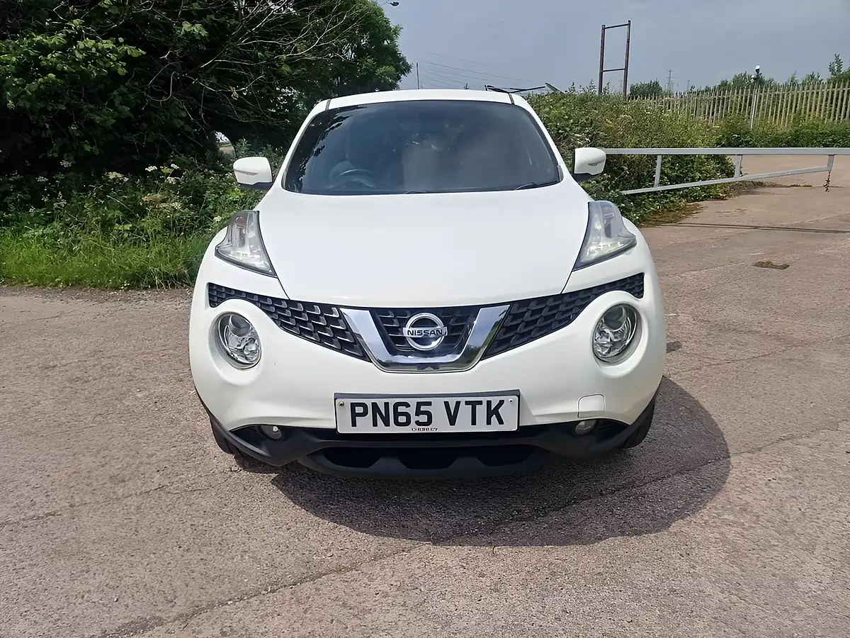 Used 2015 Nissan Juke Acenta Premium White - Interior and Exterior details 3