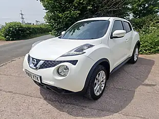 Used 2015 Nissan Juke Acenta Premium White - Interior and Exterior details 4