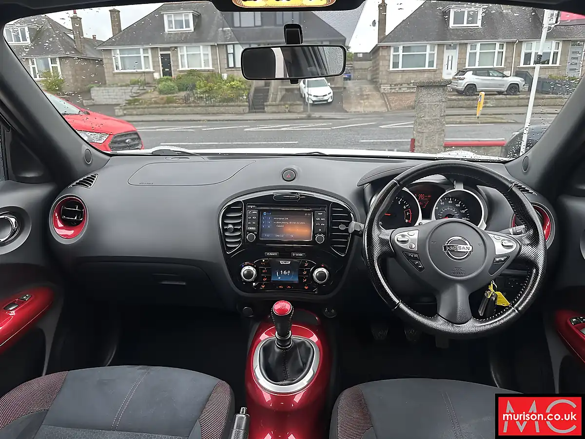 Used 2015 Nissan Juke Acenta Premium White - Interior and Exterior details 11