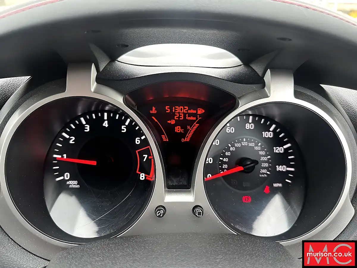 Used 2015 Nissan Juke Acenta Premium White - Interior and Exterior details 14
